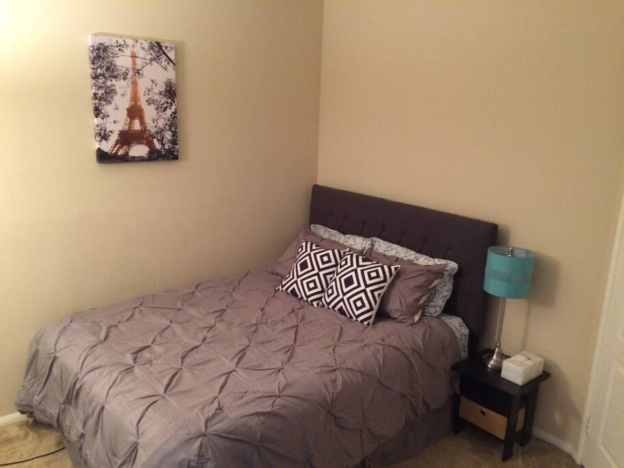 Private room in shared apartment