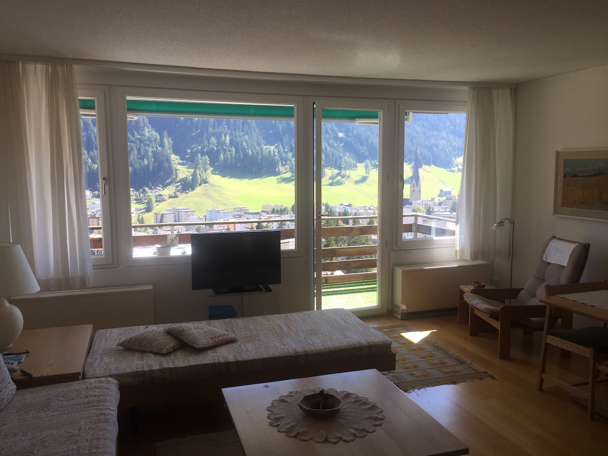 Top Airbnb: Centrally located with fantastic views of Davos in Davos