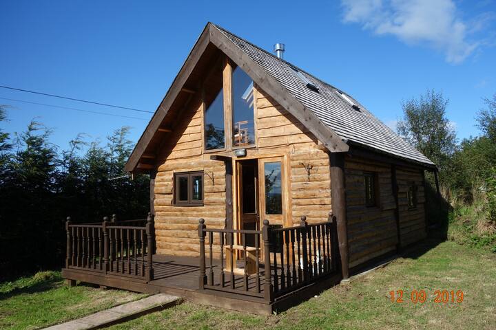 Log Inn, An authentic log cabin