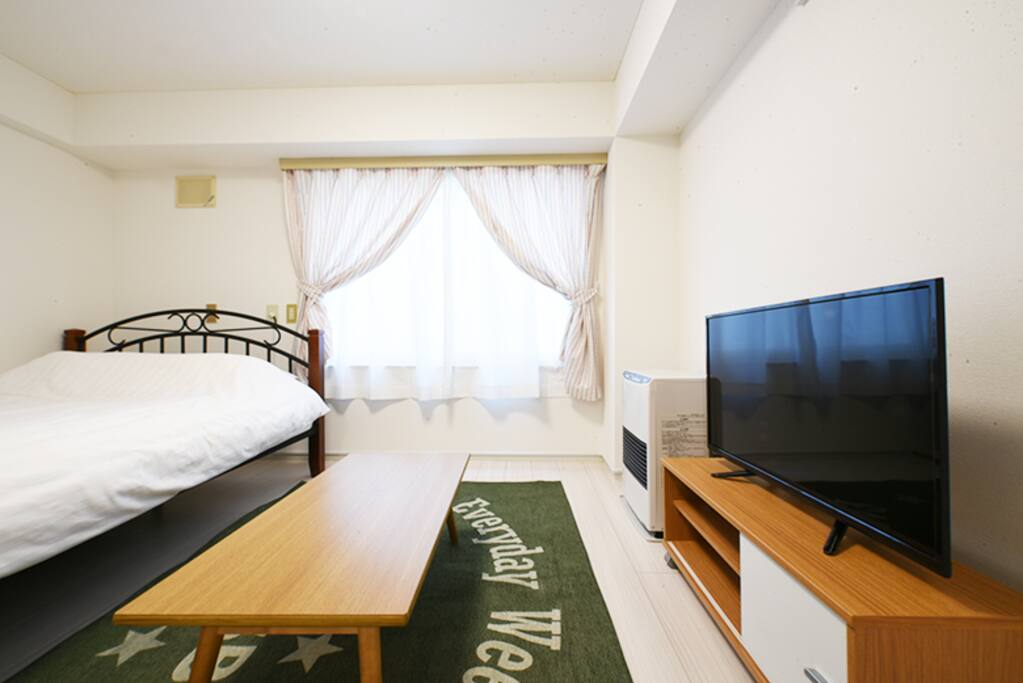 Cozy room - one double bed. 2 ppl can sleep together in the double bed