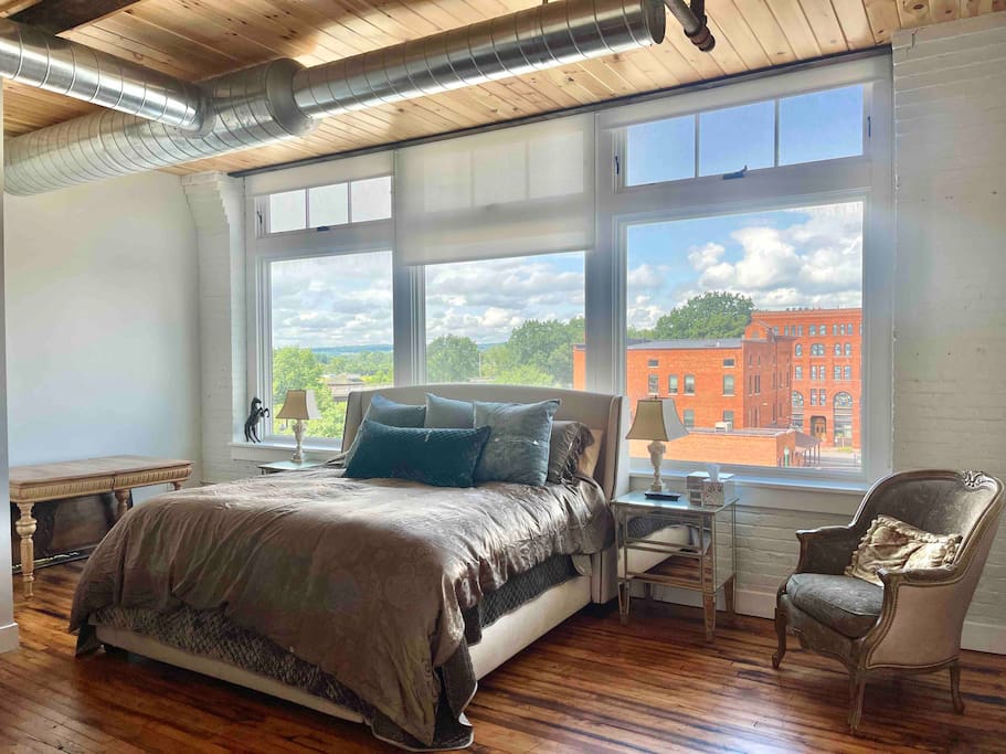 Luxurious 2BR Apt in Downtown Utica w/ great views