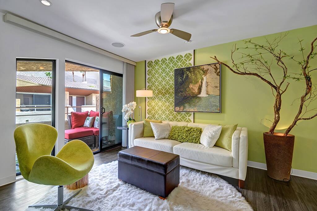 LIVING ROOM RS