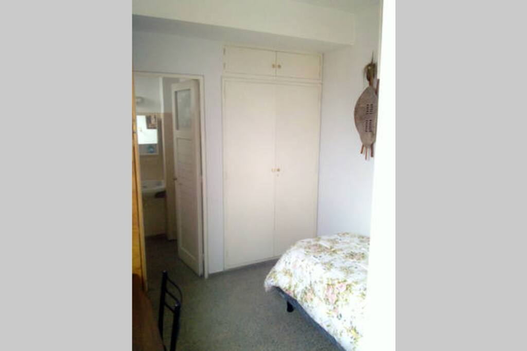 Baño privado y hermoso placard