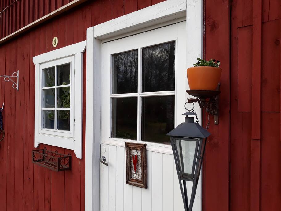 Oma sisäänkäynti.