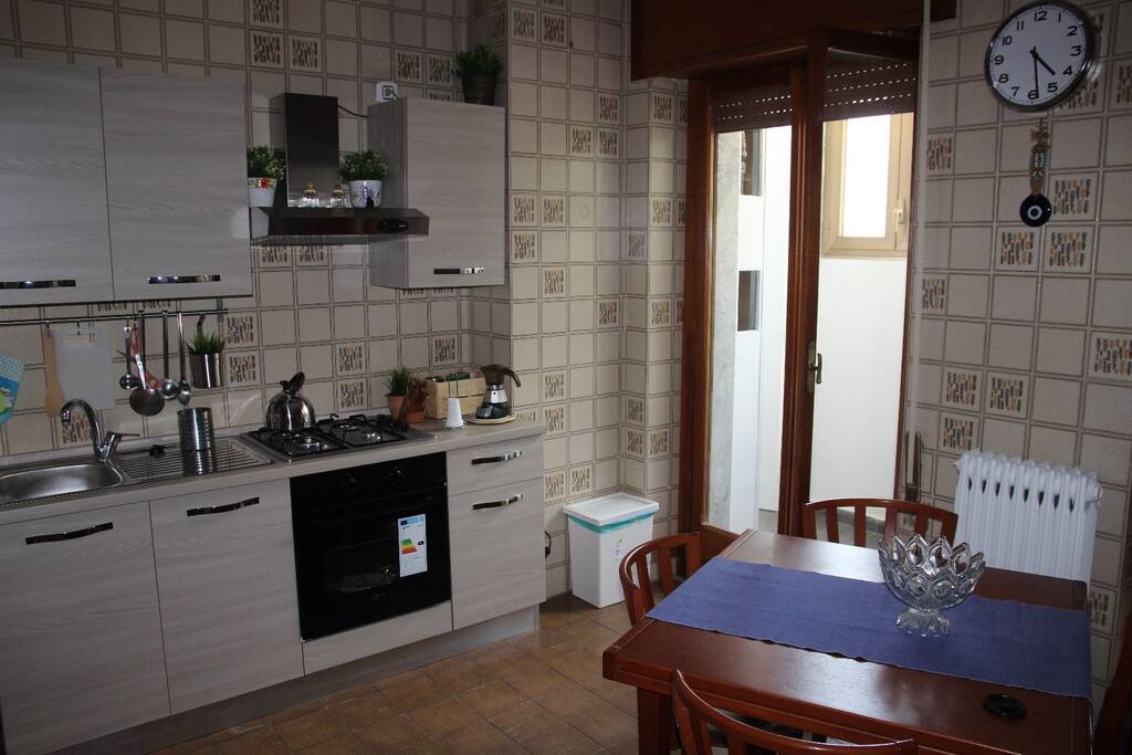 Cucina (nuova febbraio 2018 - balcone su secondo bagno di servizio)