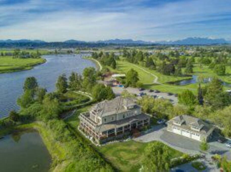 Mansion on the water with Incredible views Houses for Rent in Surrey