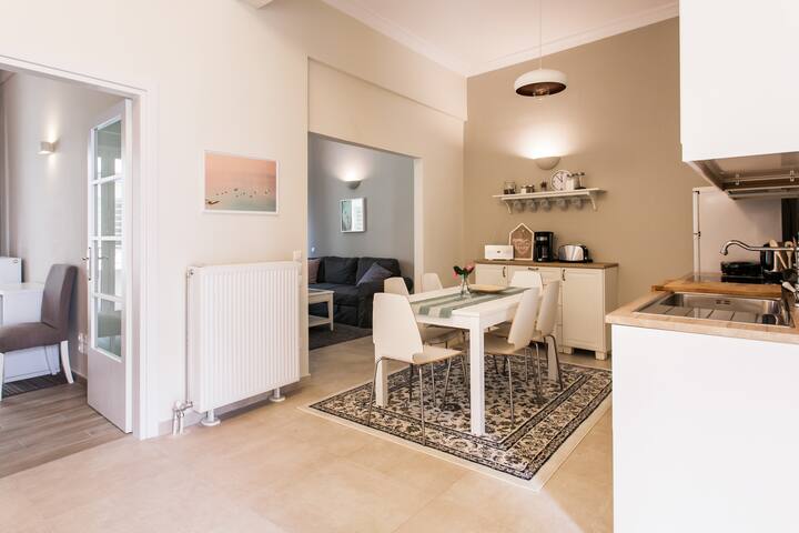 100 sqm Acropolis apt/2 BR/PATIO/AC/- 5 guests gallery image 5