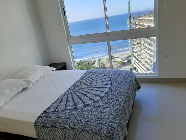 S Alcoba two single beds plus trundle beds 
o !1 KingSize bed and a nest 