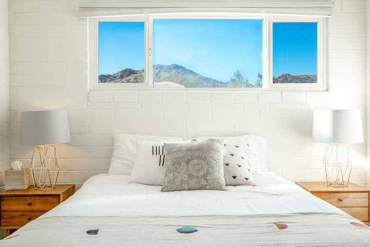 стая със смокини в основната къща с двойно легло + единично легло по избор >> 