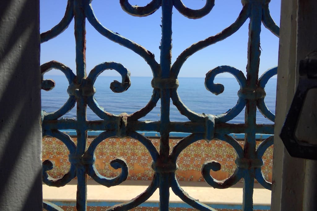 la mer vue de la fenetre de la chambre