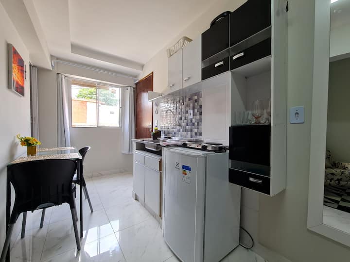 09 Kitnet , Central, Cama Queen, Tv Smart - Montes Claros