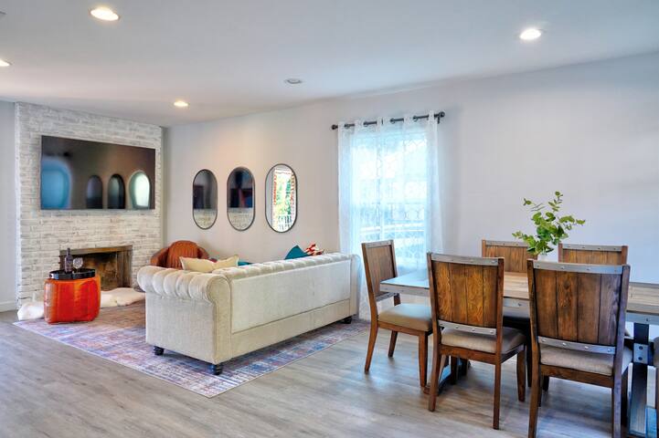 Enjoy La Crescenta Living. Work, Play, Swim. gallery image 5