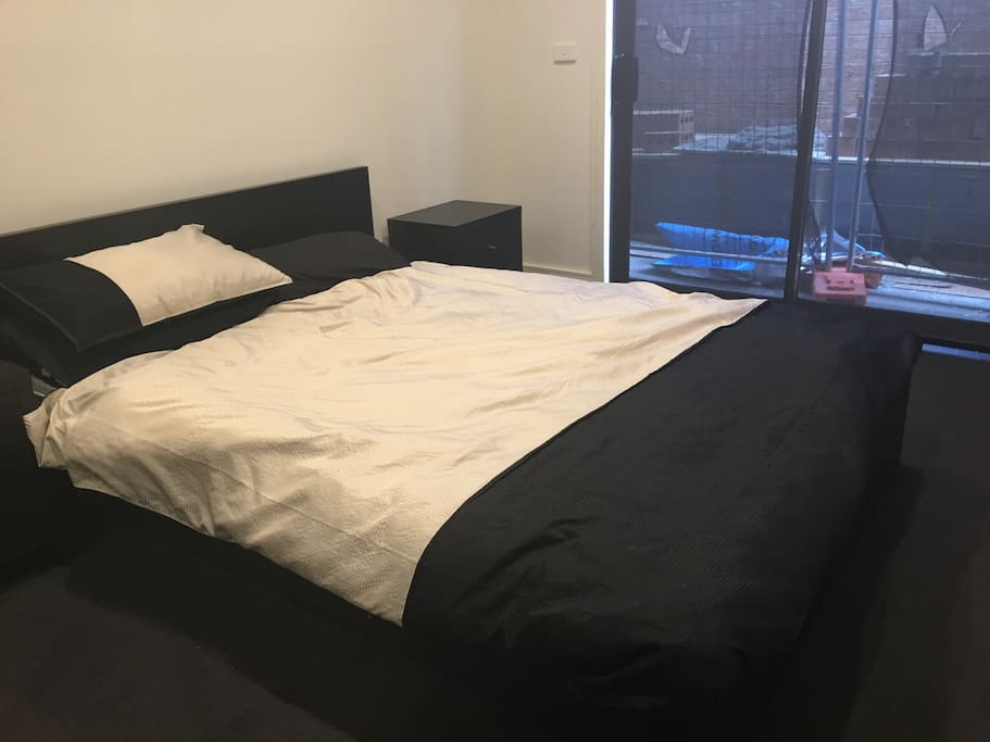Queen bed