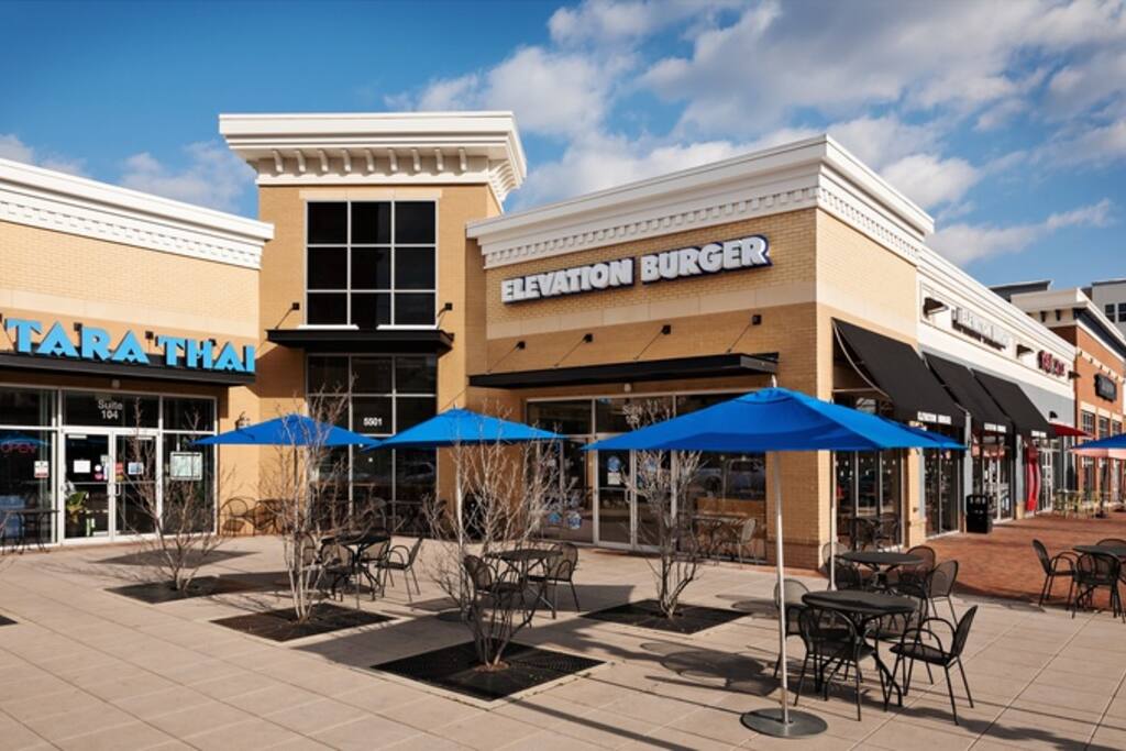 Restaurants Outside of Building Entrance