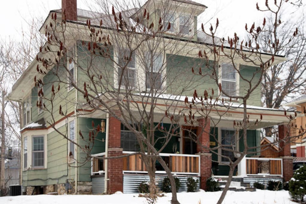 Welcome to the Circus: A Home to Artists, Healers, & Travelers!