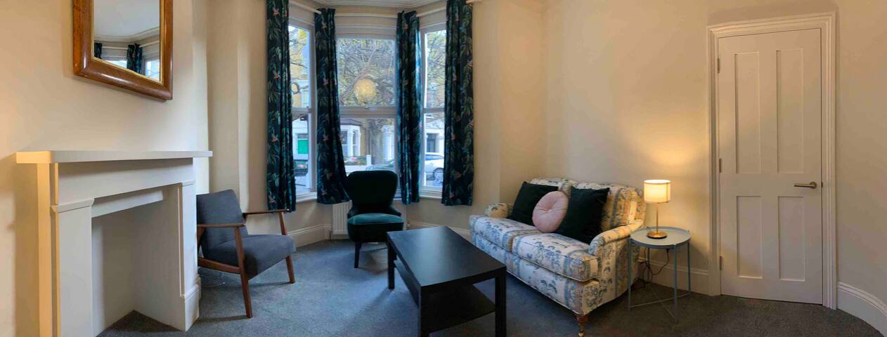 Stunning House in central location gallery image 4