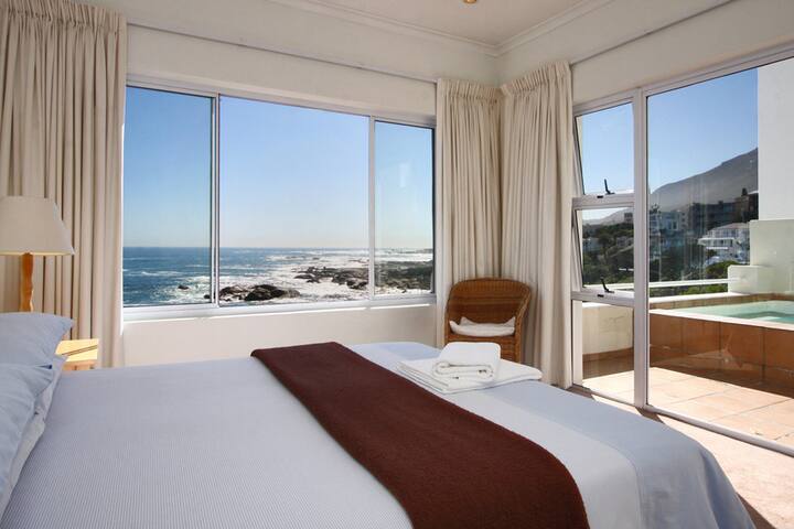 Atlanta 3 bed Balie Bay Camps Bay Cape Town gallery image 4
