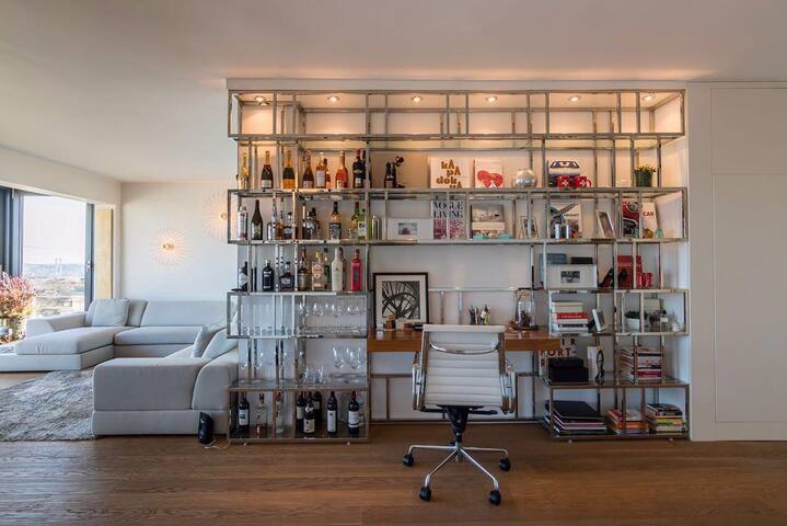 Amazing Sea View Luxury Penthouse Best Location gallery image 5