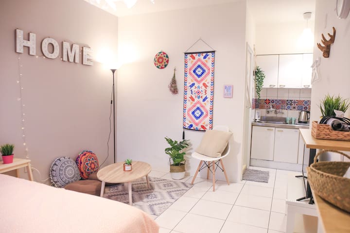 Rm.R4/R10 MRT 2mins/Luhe Night Market/elevator