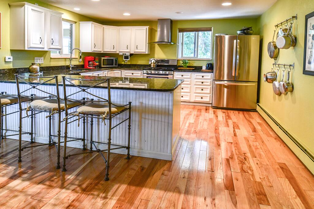 Contemporary Kitchen