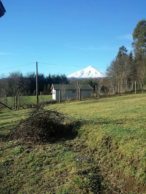 Vista desde el porche al Volcán Villarrica.
