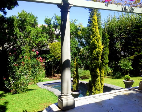 Camps Bay Parterre Apartment