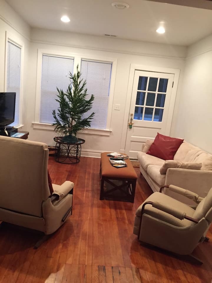 Wmbg Cottage 3br/2ba 2-blocks To Colonial Capitol - Williamsburg, VA