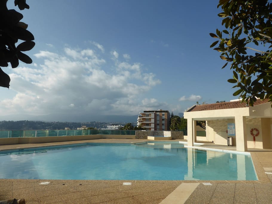Piscine de la résidence (vue mer)