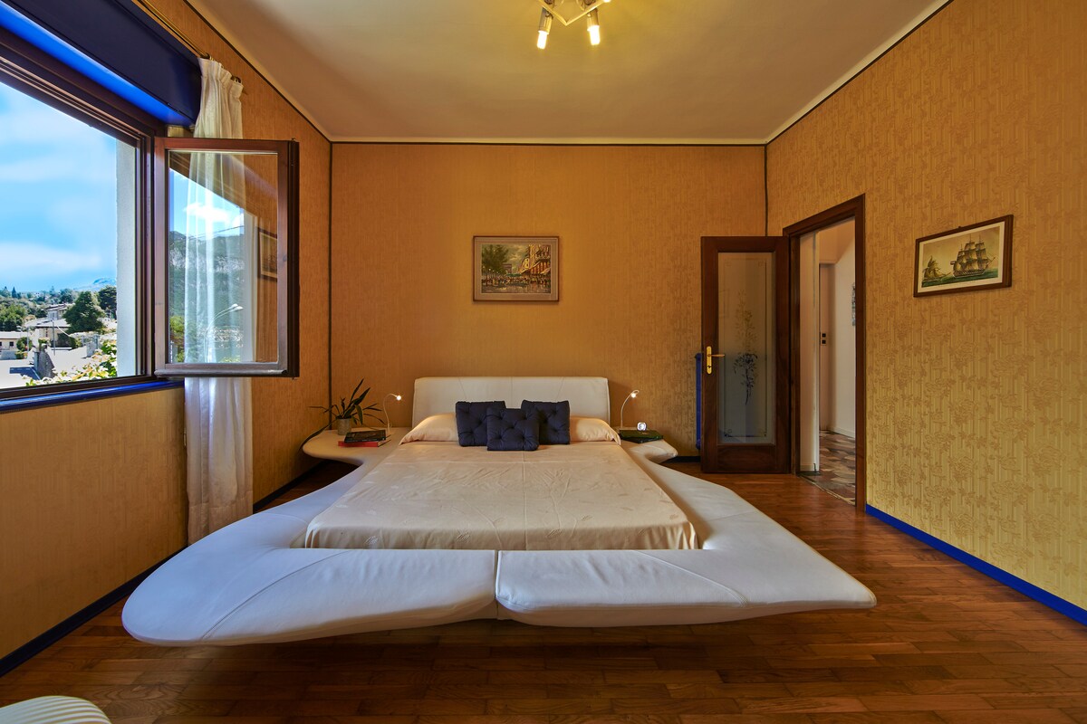 Spavaća soba na prvom katu - prvi kat s bračnim krevetom