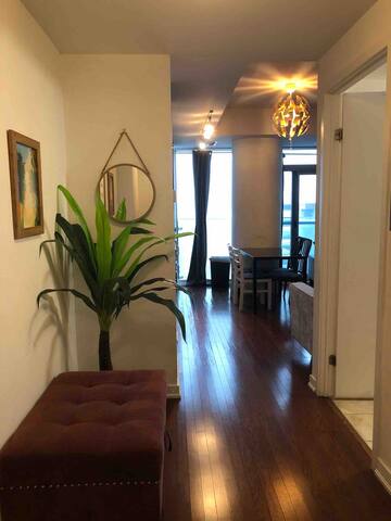 Toronto Downtown 2 Bdrm CN tower gallery image 2