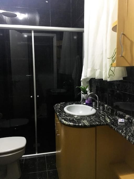 Banheiro - Bathroom