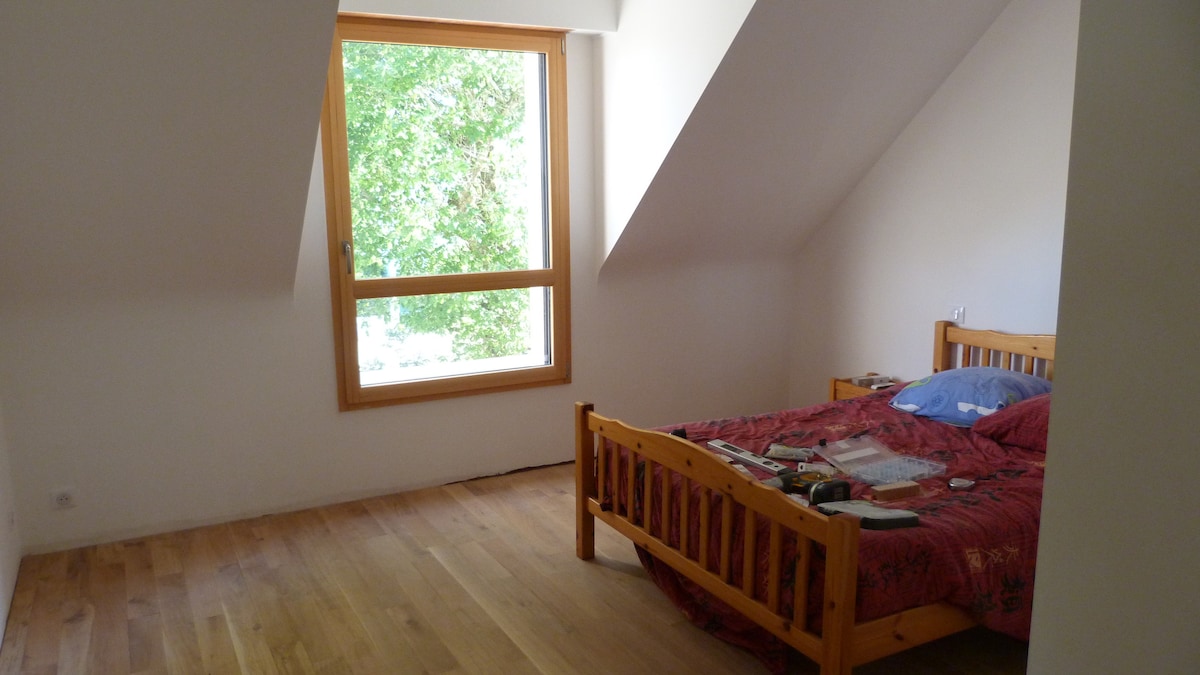 5 belles chambres parquets & dressing (3 chambres lit double et 2 à lits simples pour plusieurs couples!)