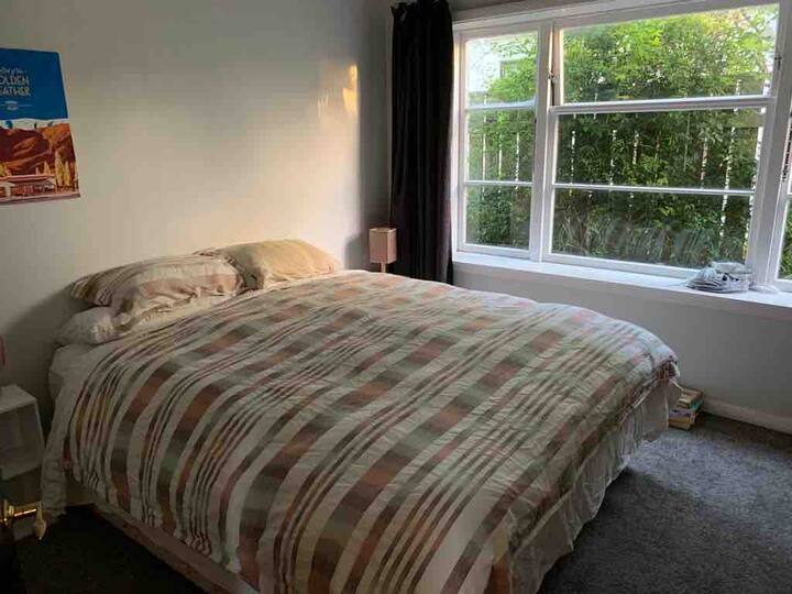 10 Best Airbnb Vacation Rentals In Eastbourne, New Zealand Updated