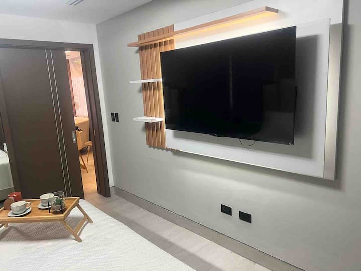 BETHROOM TV