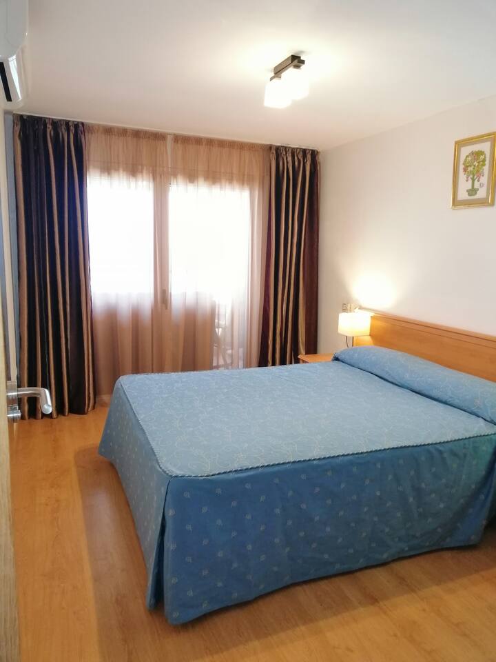 Hlavná spálňa s manželskou posteľou 150х190 