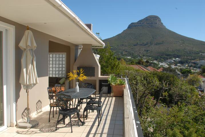 AMAZING Large Cape Town Flat, WOW Views Quiet SAFE gallery image 4