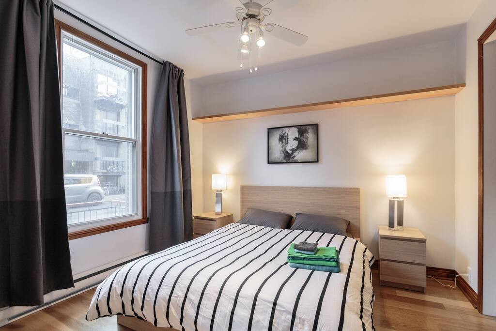 Queen size in larger bedroom