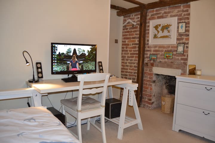 The End Cottage, Rotherfield, single / double room