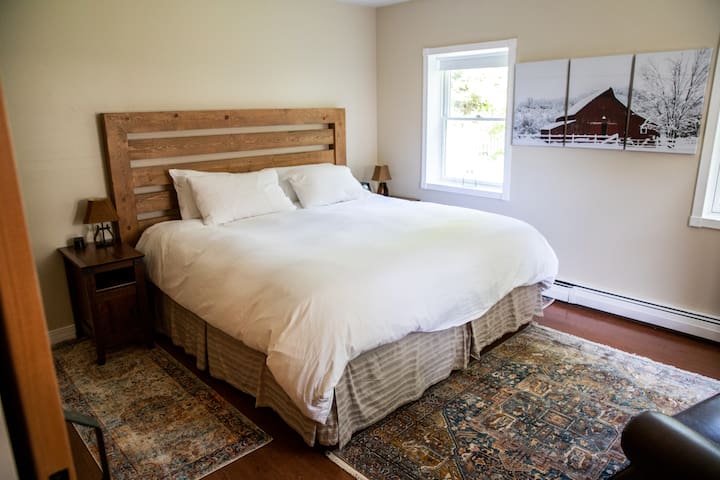 The Woodstocker B&B managed Airbnb listing 2