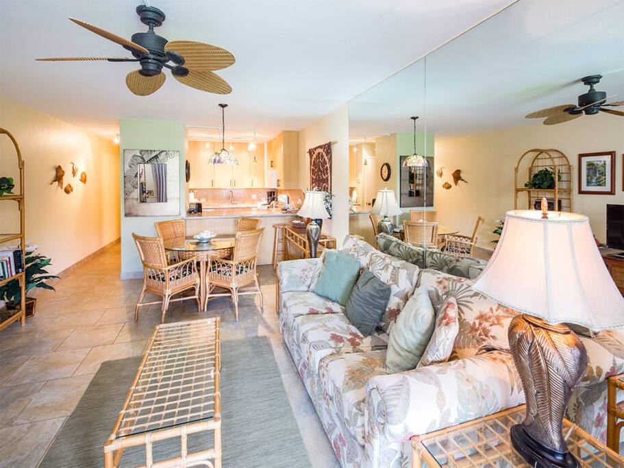 kamaole-1br-sup-1105-living-room-03.jpg