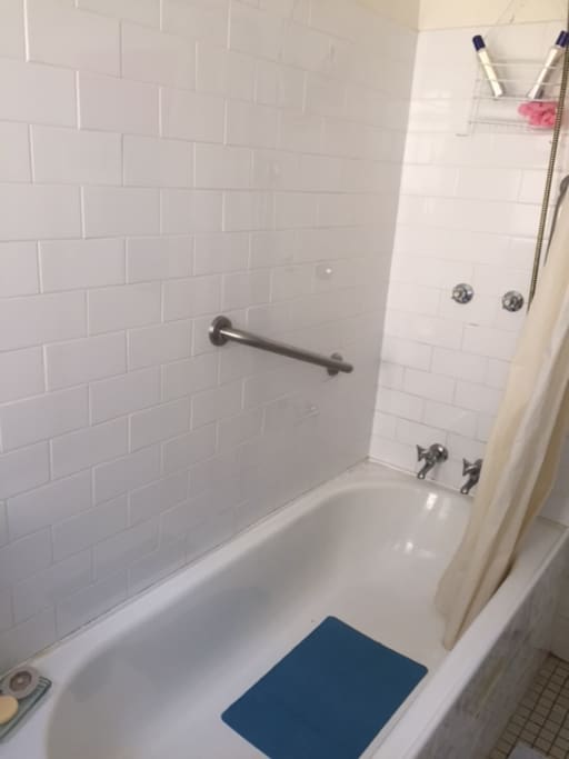 Bath/shower