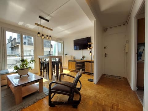 Annonce Airbnb populaire: Le Petit Horloge à Carmes Saint Maclou / Vieux Marché / Beauvoisine