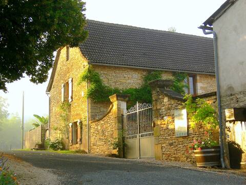 Dordogne stone cottage built 1867