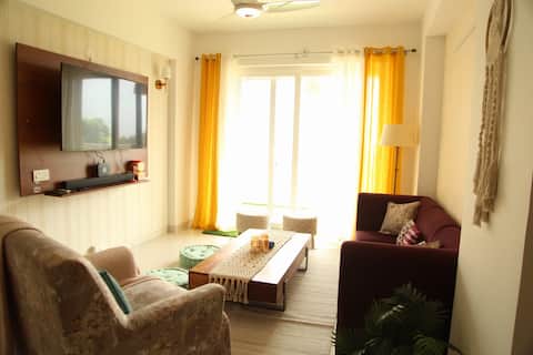 The Vatsalya Homestay (Luxury Mountain View)