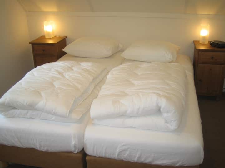 Slaapkamer boven. Een van de twee. 