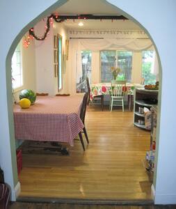 "Duck 'N' Roll Inn" to Detroit!