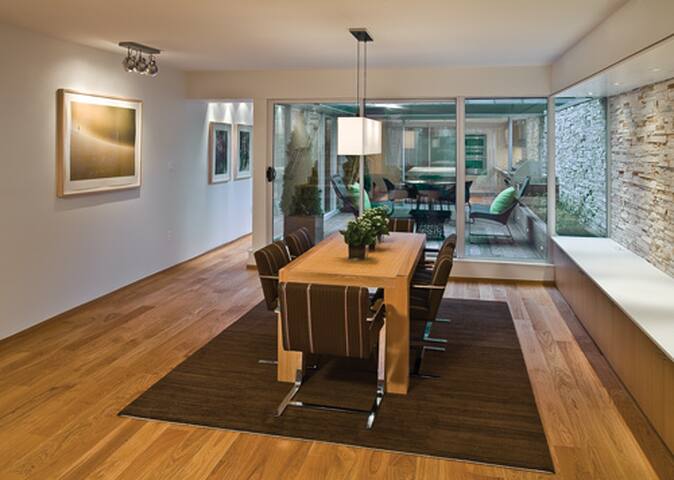 Designers Walk Penthouse gallery image 2