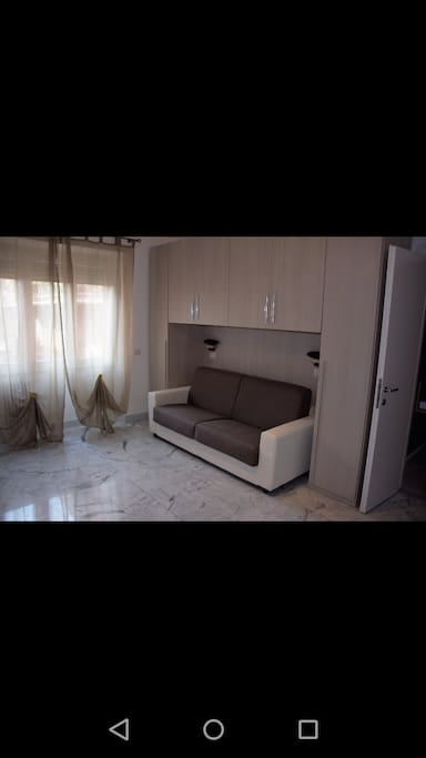 Grey room con bagno comune