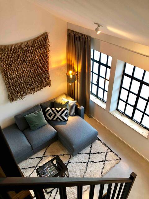 Apartment old school 2 people with lounge garden
