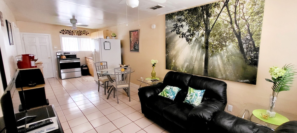 Popular Airbnb listing: Perfect location in the heart of Tampa in Oakford Park
